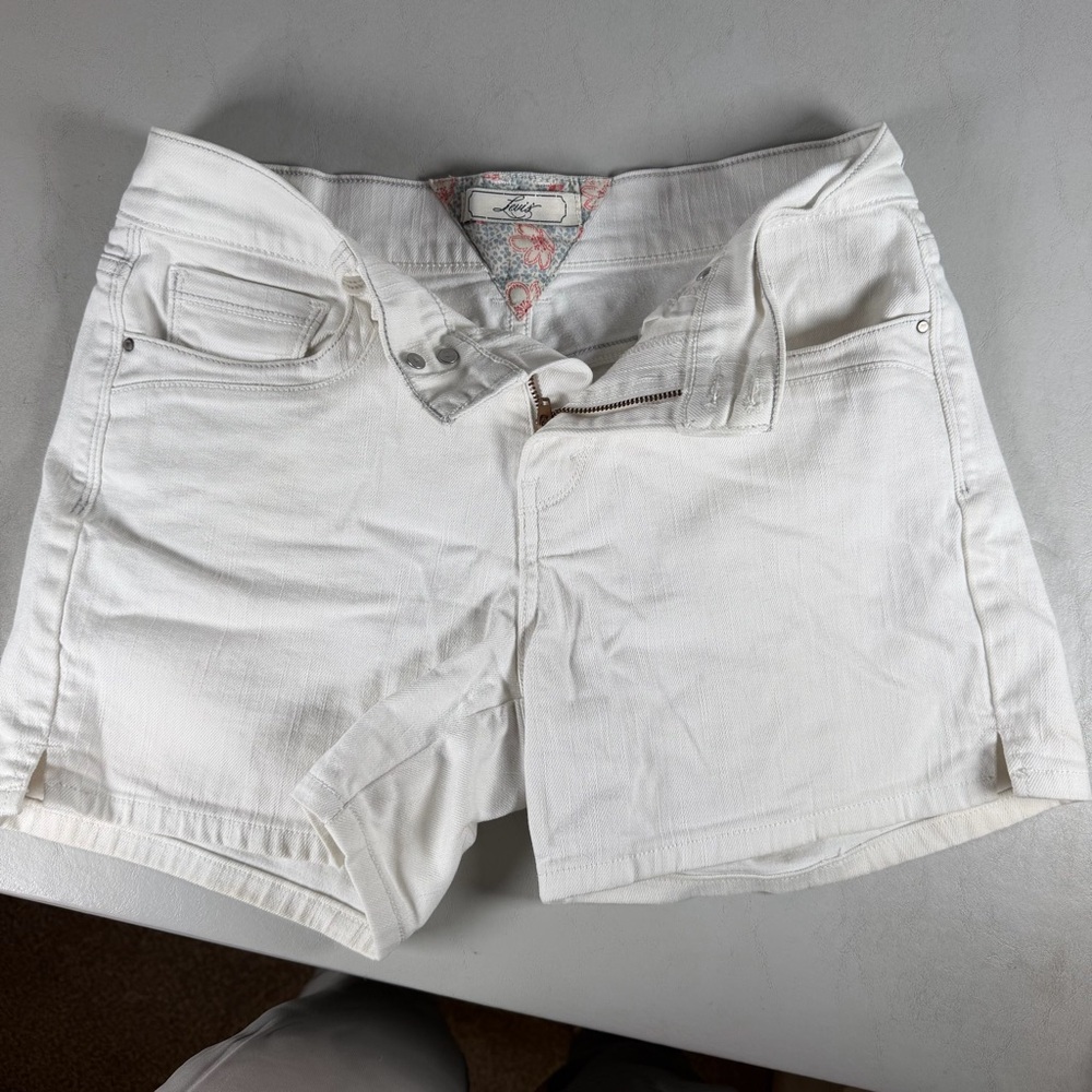 Levi’s x Farmgirl Flowers White 501 Women's Denim Shorts 6/28